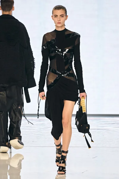Look 29